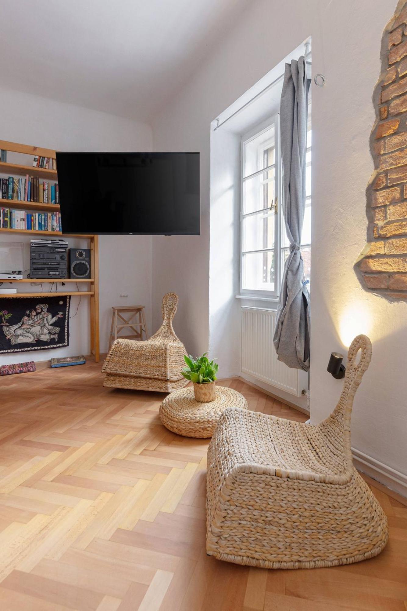 Historical Caserne Apartment Ljubljana Exteriör bild